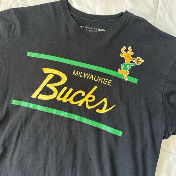 Mitchell & Ness Milwaukee Bucks T-Shirt - Picture 2 of 5